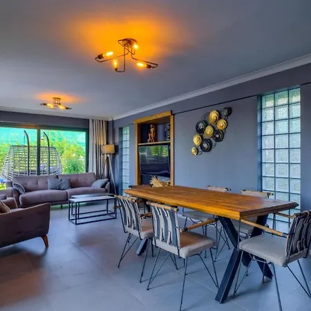 Luxury Close To Shops And Restaurants -large Garden Pool Table And Table Tennis Villa Fethiye