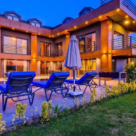 Luxury Close To Shops And Restaurants -large Garden Pool Table And Table Tennis Villa Fethiye