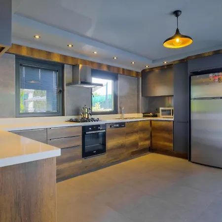 Oludeniz 4 Bedroom 4979 *