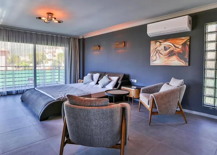 Luxury Close To Shops And Restaurants -large Garden Pool Table And Table Tennis Fethiye