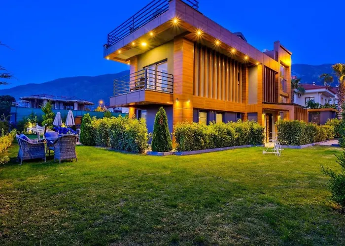 Luxury Close To Shops And Restaurants -large Garden Pool Table And Table Tennis Villa
