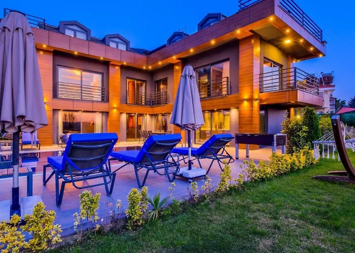 Luxury Close To Shops And Restaurants -large Garden Pool Table And Table Tennis Villa Fethiye