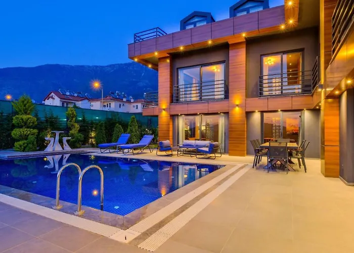 Luxury Close To Shops And Restaurants -large Garden Pool Table And Table Tennis Villa Fethiye
