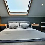 빌라 Luxury Close To Shops And Restaurants -large Garden Pool Table And Table Tennis *