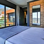 Luxury Close To Shops And Restaurants -large Garden Pool Table And Table Tennis 페티예