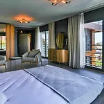 빌라 Luxury Close To Shops And Restaurants -large Garden Pool Table And Table Tennis