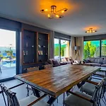 빌라 Luxury Close To Shops And Restaurants -large Garden Pool Table And Table Tennis