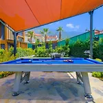 Luxury Close To Shops And Restaurants -large Garden Pool Table And Table Tennis 빌라 페티예