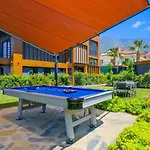 Luxury Close To Shops And Restaurants -large Garden Pool Table And Table Tennis *
