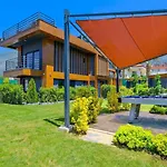 빌라 Luxury Close To Shops And Restaurants -large Garden Pool Table And Table Tennis *