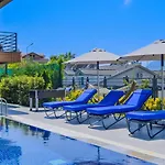Luxury Close To Shops And Restaurants -large Garden Pool Table And Table Tennis 빌라 페티예